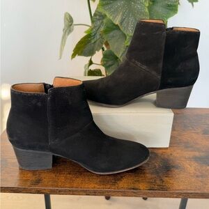 Coach Pricilla Black Oiled Toe Heel Ankle Boot Suede Leather Tassel Side Zip